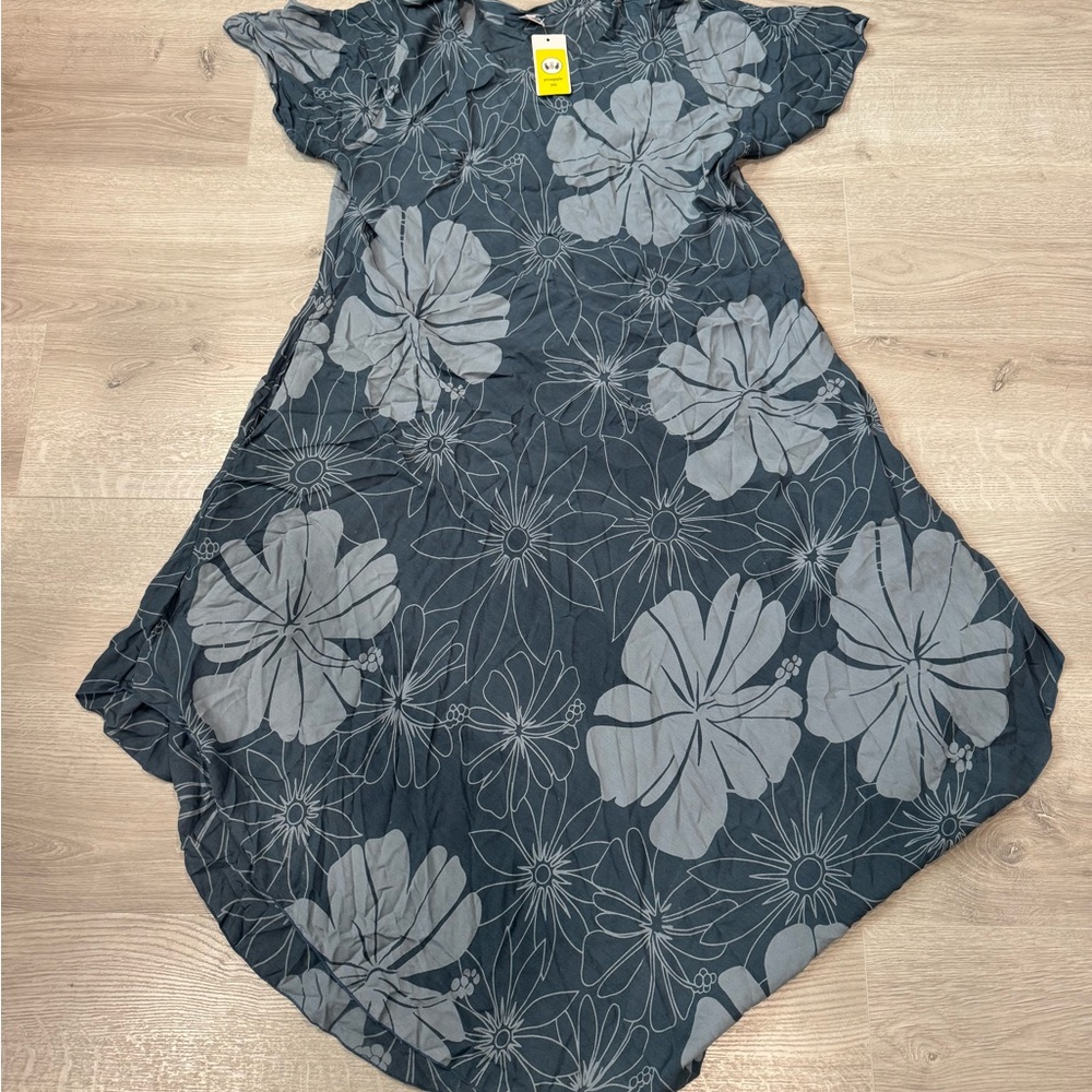 NWT Pineapple Isle | Hawaiian Floral Long Dress with Pockets | Size Small